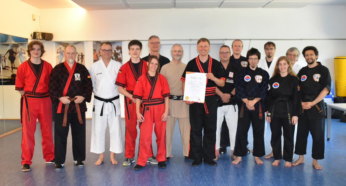 Erfolgreiche Modern Arnis Prüfung zum 6. Dan von Sebastian Wales Erfolgreiche Modern Arnis Prüfung zum 6. Dan von Sebastian Wales