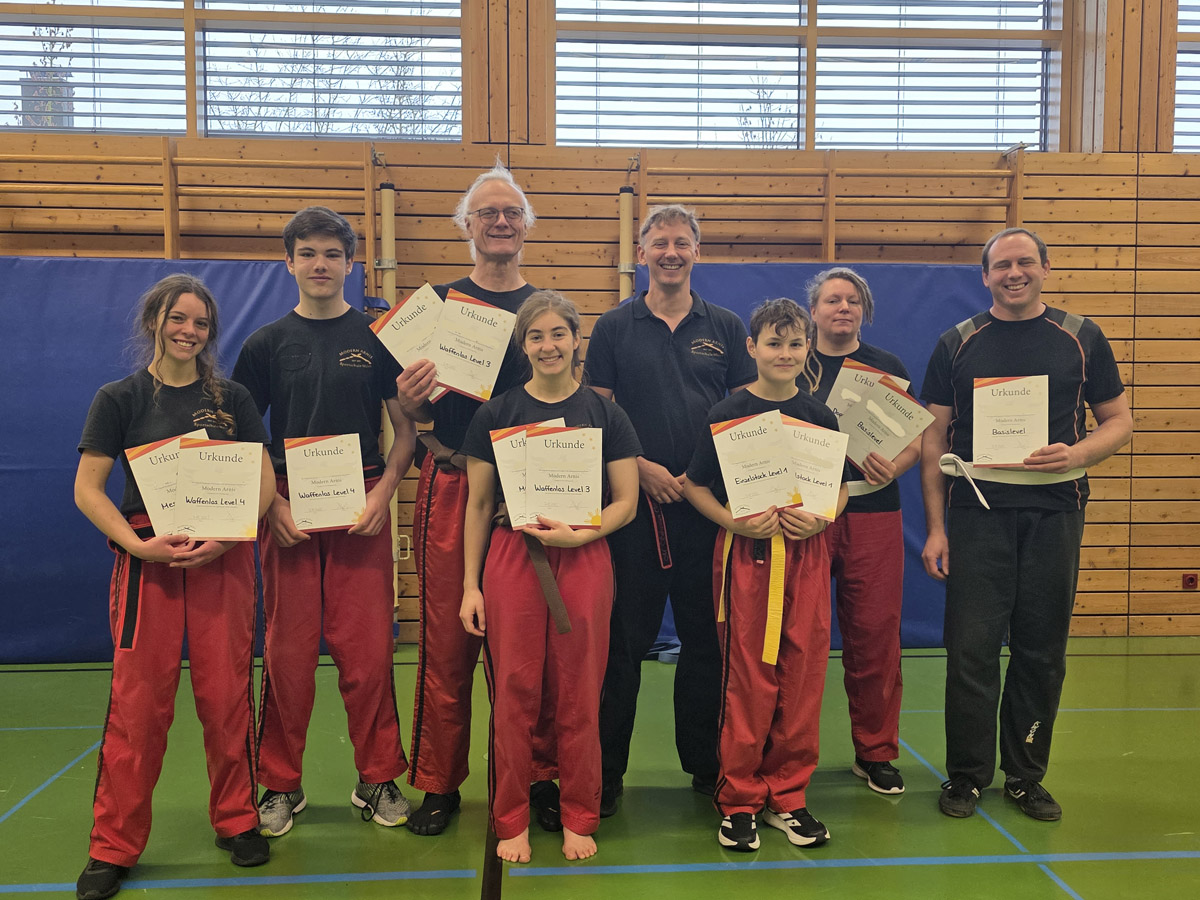Erfolgreiche Modern Arnis Prüfung der Sportschule Wales in Pilsach Erfolgreiche Modern Arnis Prüfung der Sportschule Wales in Pilsach